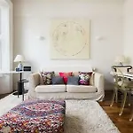 Elegant One Bed Apartment In The Heart Of Chelsea